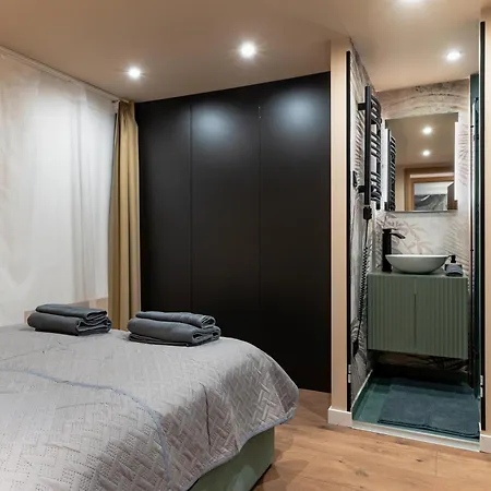 Asti Diamond * Budapest